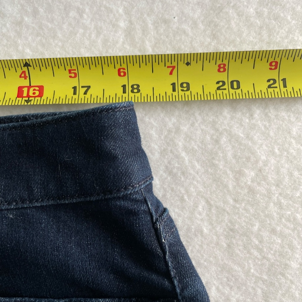 Talbots Jean Skirt in Dark Wash Denim with Back Slit in Size 16 - Picture 4 of 9